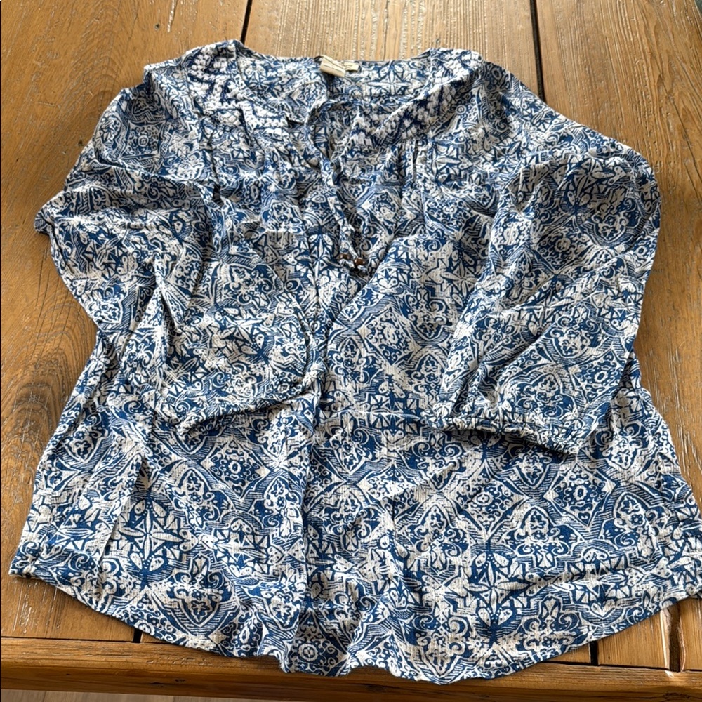 Lucky Brand, Blue and White Patterned Women's Top, size M